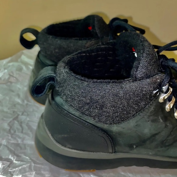 UGG MENS US 7 UK 6 OLIVERT BLACK WATERPROOF LEATHER WOOL HIKER SNOW BOOTS WINTER - Picture 9 of 9